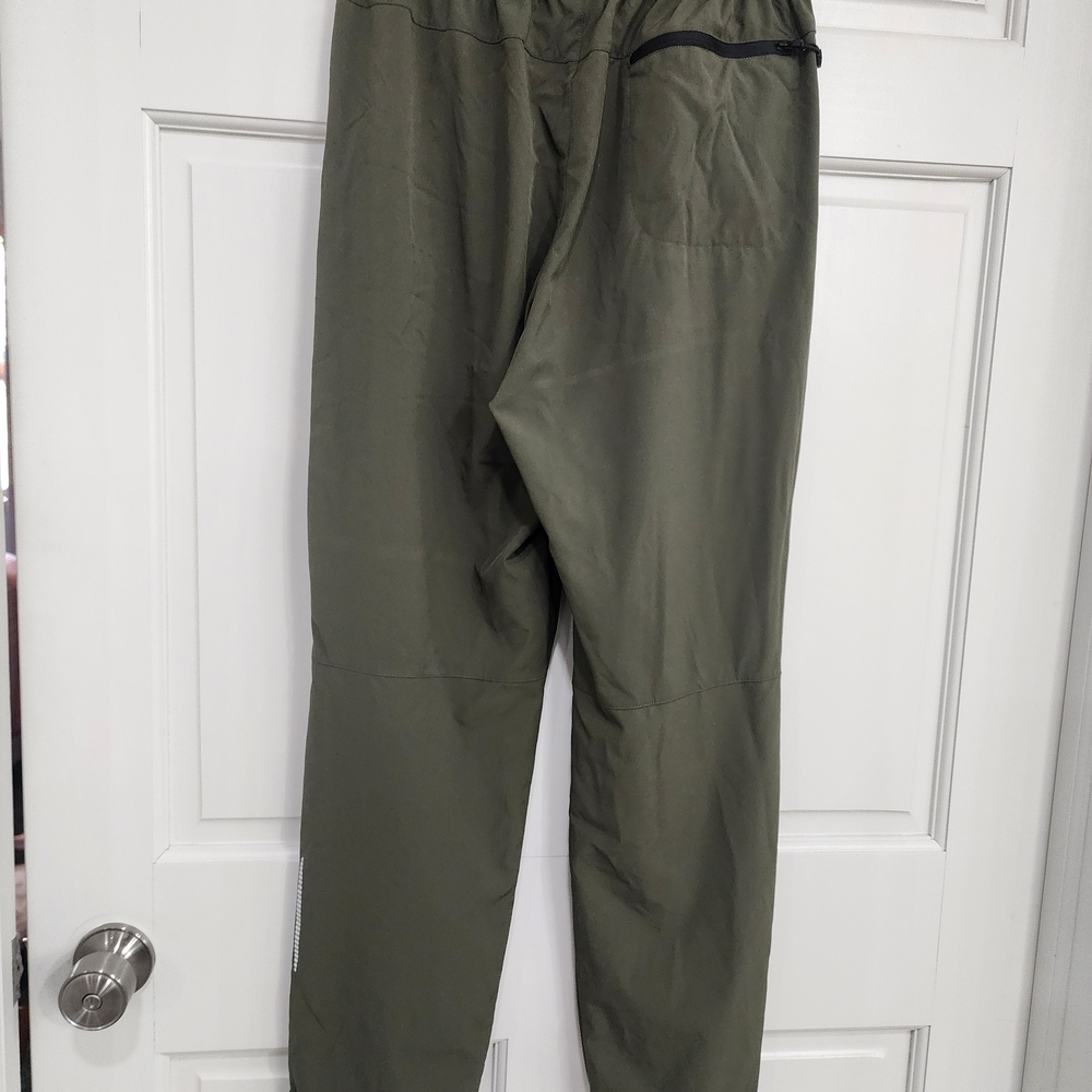 baleaf Olive Green Lightweight Cargo Joggers - Picture 4 of 13